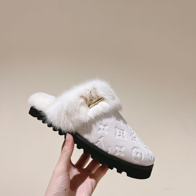 COSY FLAT COMFORT CLOG IN WHITE MONOGRAM LAMB WOOL AND MINK FUR