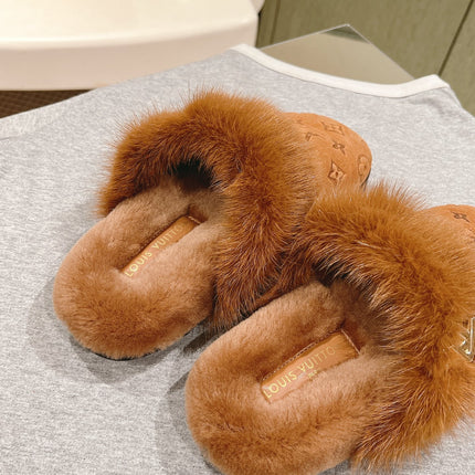 COSY FLAT COMFORT CLOG IN BRONZE BROWN MONOGRAM LAMB WOOL AND MINK FUR