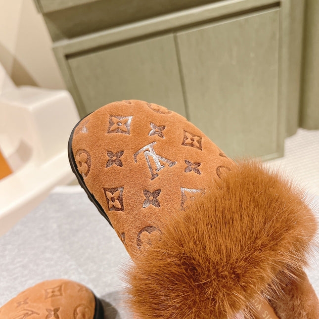 COSY FLAT COMFORT CLOG IN BRONZE BROWN MONOGRAM LAMB WOOL AND MINK FUR