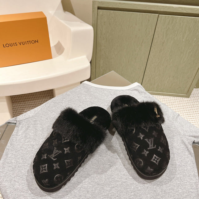 COSY FLAT COMFORT CLOG IN BLACK MONOGRAM LAMB WOOL AND MINK FUR
