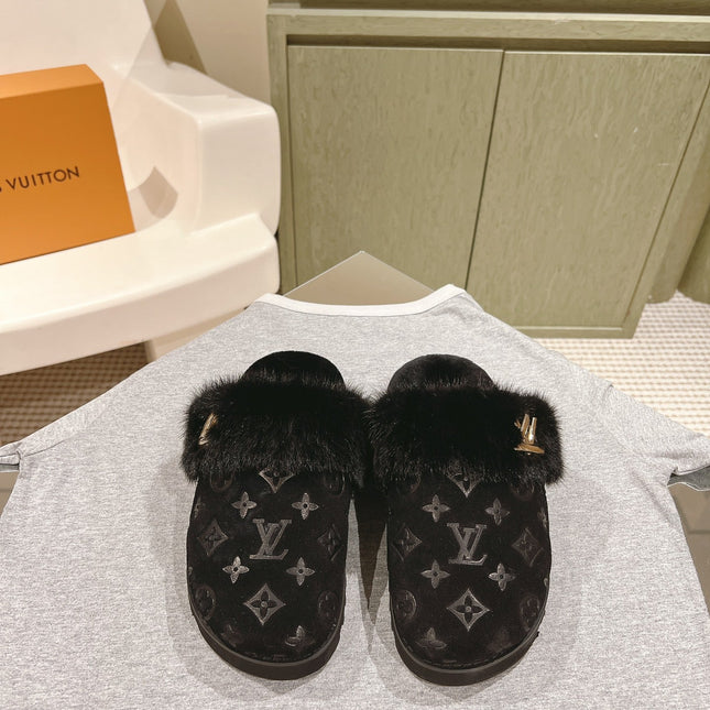 COSY FLAT COMFORT CLOG IN BLACK MONOGRAM LAMB WOOL AND MINK FUR