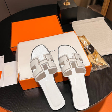 0RAN SANDAL Calfskin White