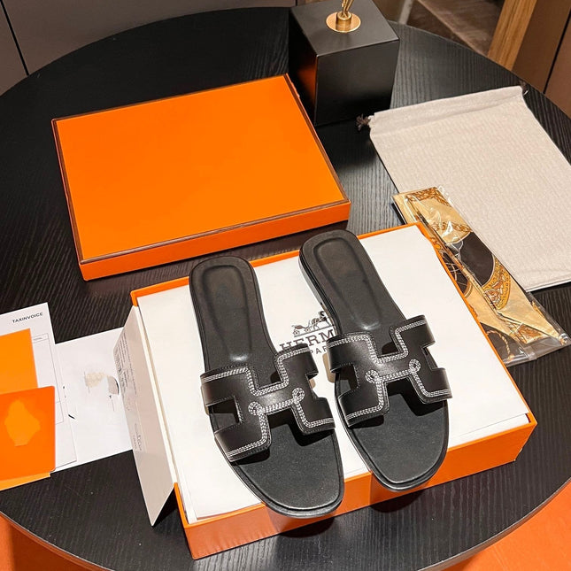 0RAN SANDAL Calfskin Black