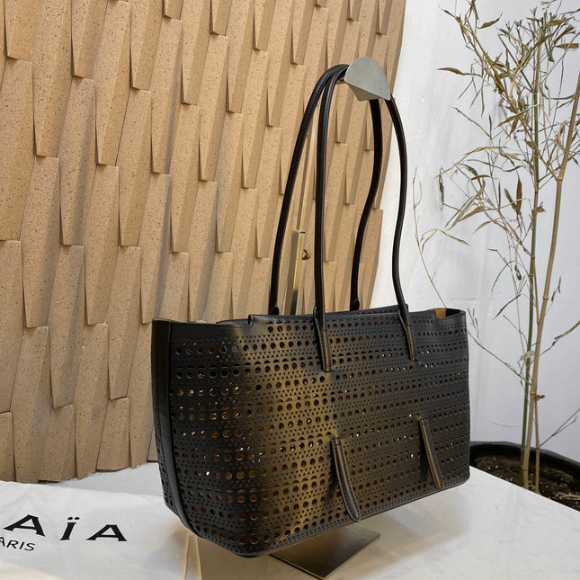 NEO MINA 32 BAG IN BLACK VIENNE CALFSKIN