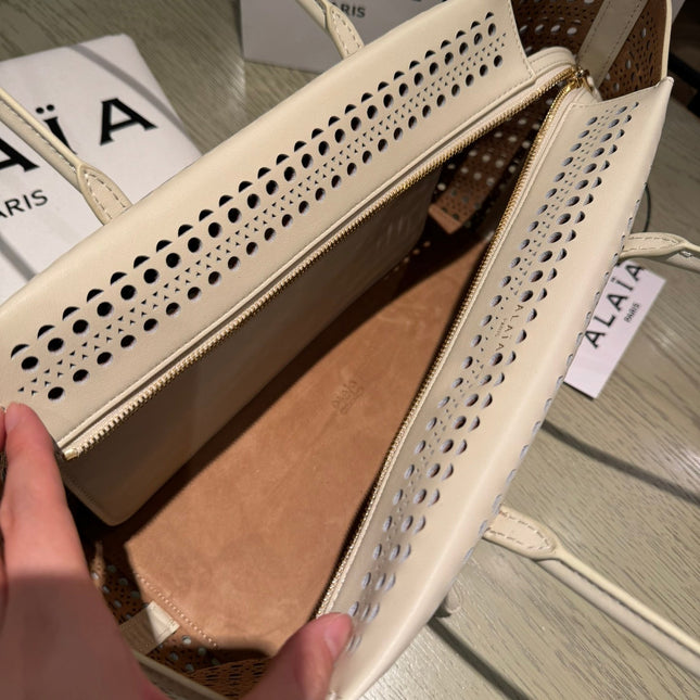 NEO MINA 32 BAG IN CHINO VIENNE CALFSKIN