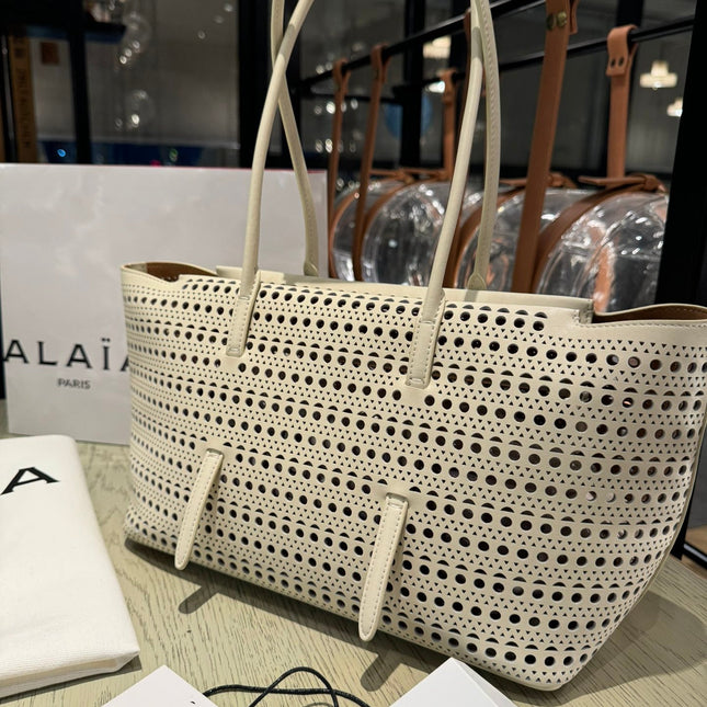 NEO MINA 32 BAG IN CHINO VIENNE CALFSKIN