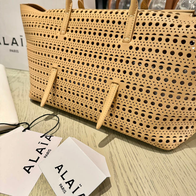 NEO MINA 32 BAG IN HARVEST GOLD VIENNE CALFSKIN