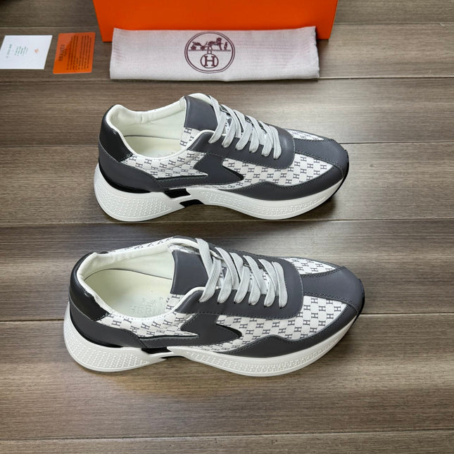 HM PRINTED SNEAKER WHITE AND GRAY TOTEM FABRIC