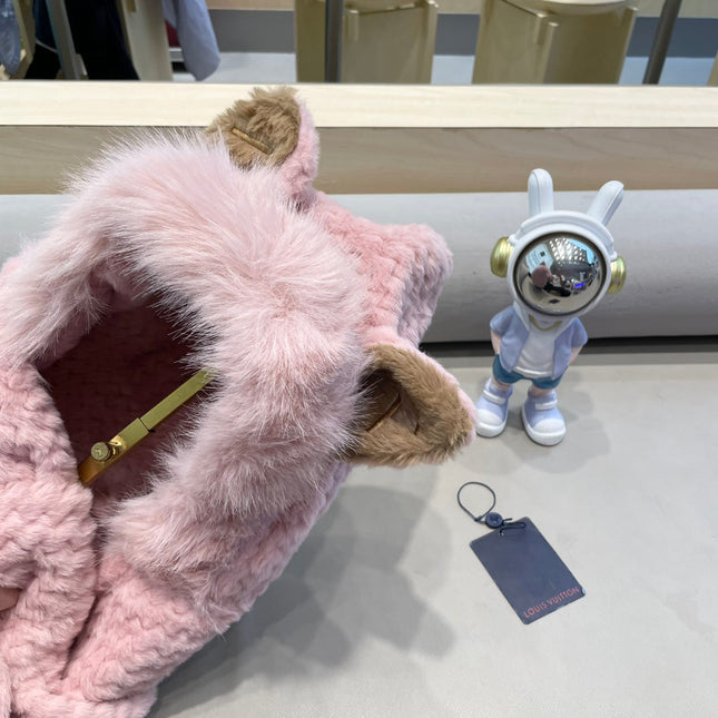 BEANIE HAT IN PASTEL PINK WOOL AND LAMB FUR 435072