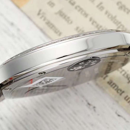 RONDE MUST DE CARTIER WATCH SILVER CASE AND CHERRY RED DIAL WITH CRYSTALS