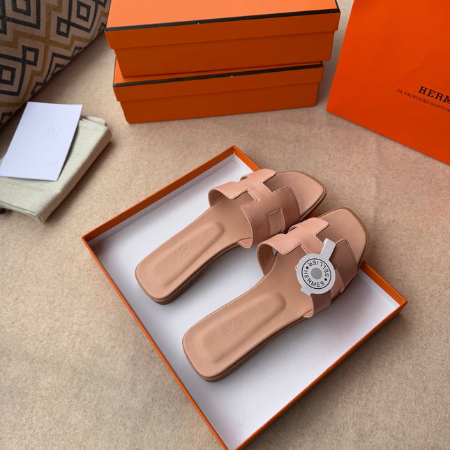 0RAN SANDALS IN PEACH PINK CALFSKIN