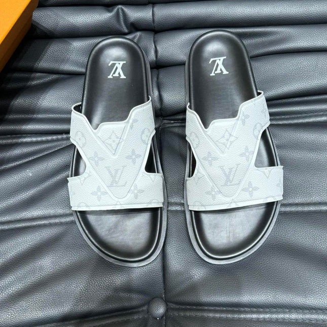 LV OASIS MULE IN WHITE MONOGRAM CALFSKIN