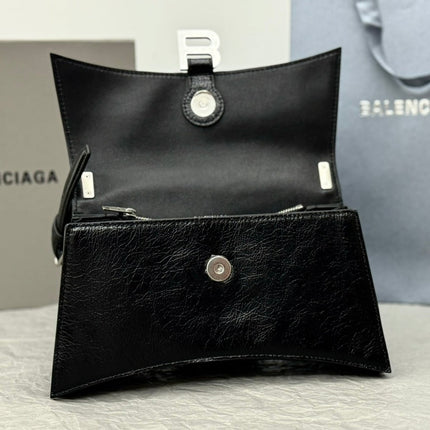 CRUSH SHOULDER BAG 25 IN BLACK CRUSHED CALFSKIN LEATHER STRAP SILVER HARDWARE