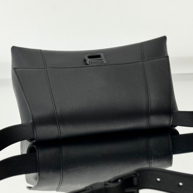 DOWNTOWN S CROSSBODY BAG 30 IN BLACK SOFT LAMBSKIN