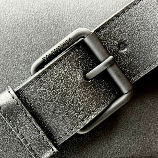 DOWNTOWN S CROSSBODY BAG 30 IN BLACK SOFT LAMBSKIN