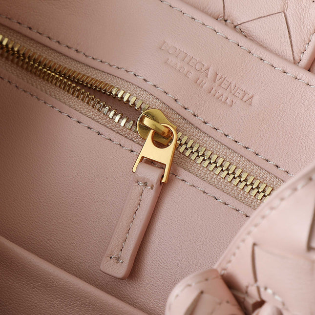 SMALL ANDIAMO 25 IN LIGHT PINK LAMBSKIN