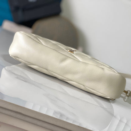 26 WHITE SHEEPSKIN WITH GOLD BUCKLE BAG