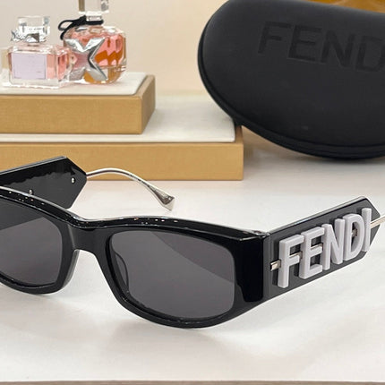 EMBOSSED LOGO ROMA RECTANGULAR FRAME SUNGLASSES FE40108U IN ACETATE