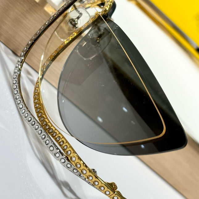 CRYSTAL STUDDED CAT-EYE FRAME SUNGLASSES FE40158 IN METAL