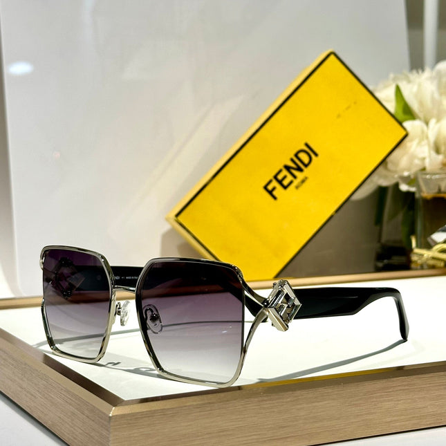 OVERSIZED FF DIAMONDS SQUARE FRAME SUNGLASSES FE40151U IN METAL
