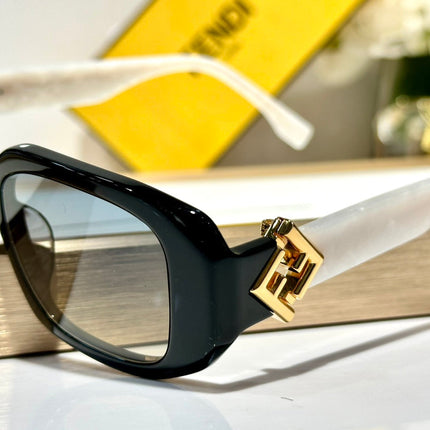 ROMA RECTANGULAR FRAME SUNGLASSES FE40151U IN ACETATE