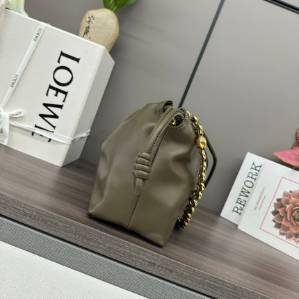 LOE MEDIUM 30 FLAMENCO PURSE BUCKET IN ARMY GREEN LAMBSKIN