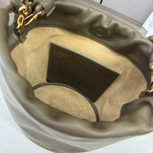 LOE 32 FLAMENCO PURSE BUCKET IN ARMY GREEN LAMBSKIN