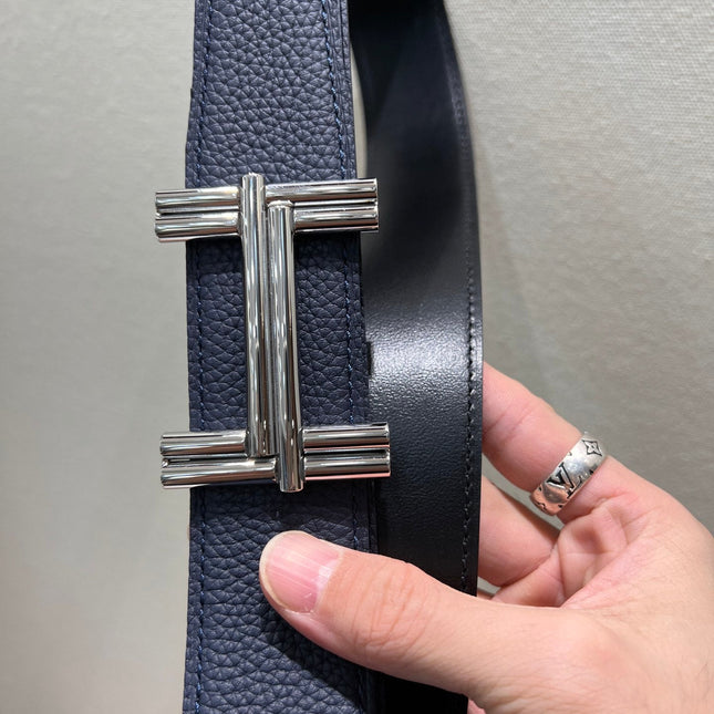 HM TRAVERSE BELT BUCKLE & REVERSIBLE NAVY BLUE LEATHER STRAP 38 MM SILVER HARDWARE