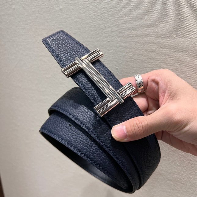 HM TRAVERSE BELT BUCKLE & REVERSIBLE NAVY BLUE LEATHER STRAP 38 MM SILVER HARDWARE