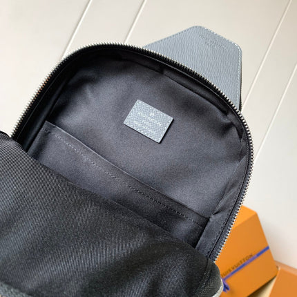 AVENUE SLINGBAG 31 IN GREY TAIGA LEATHER