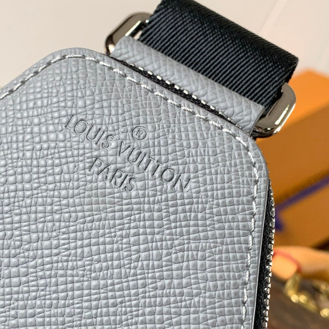 AVENUE SLINGBAG 31 IN GREY TAIGA LEATHER