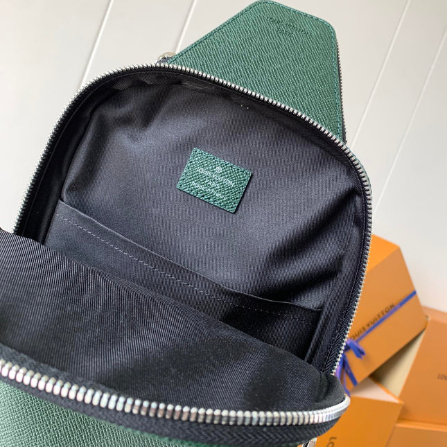 AVENUE SLINGBAG 31 IN DARK GREEN TAIGA LEATHER
