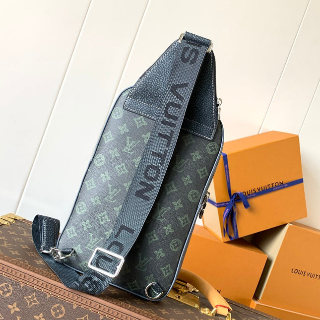 AVENUE SLINGBAG 31 IN BLACK MONOGRAM CANVAS WITH BROWN LOGO