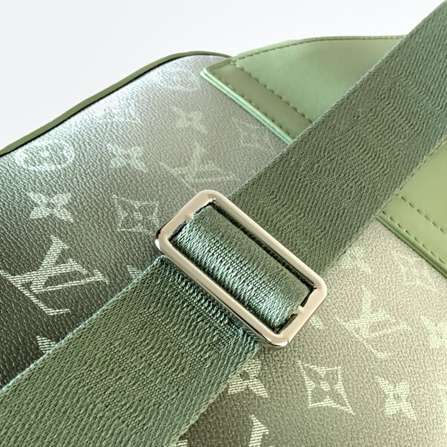 AVENUE SLINGBAG 31 IN WHITE AND BLACK OMBRE MONOGRAM CANVAS