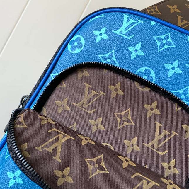 AVENUE SLINGBAG 31 IN BLUE AND BROWN TAIGA LEATHER