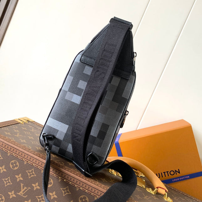 AVENUE 31 IN BLACK CANVAS CALFSKIN