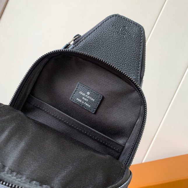 AVENUE 31 IN BLACK CANVAS CALFSKIN