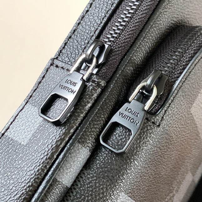 AVENUE 31 IN BLACK CANVAS CALFSKIN