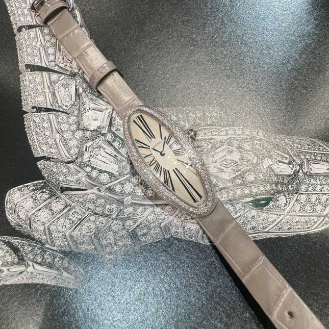 BAIGNOIRE ALLONGÉE WATCH ROSE GOLD CASE WITH PASTEL GRAY LEATHER STRAP