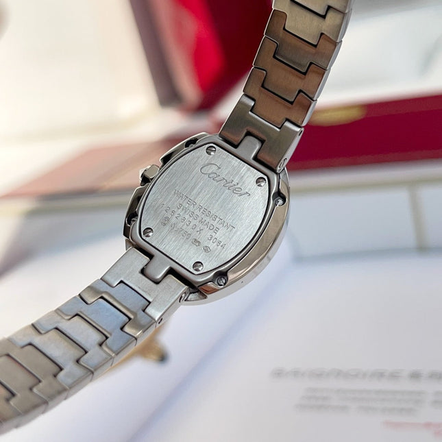 BAIGNOIRE DE CARTIER – OVAL SHAPE SILVER WITH SINGLE LINE DIAMONDS