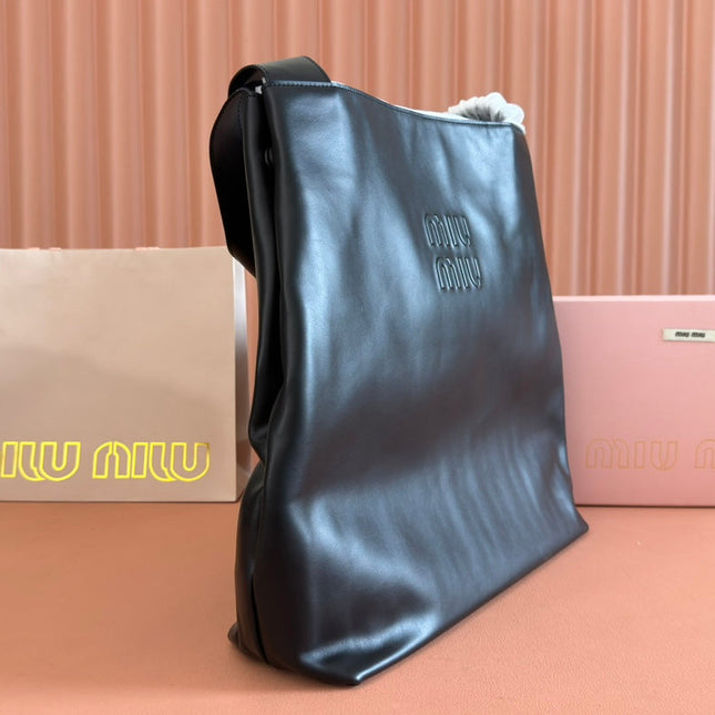 LARGE HOBO TOTE BAG 46 IN BLACK CALFSKIN