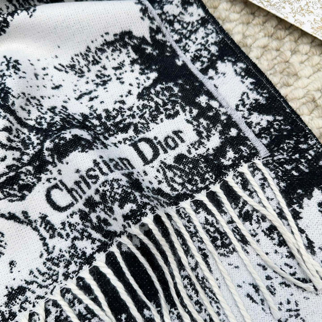 SCARF 220 CM IN BLACK MIX WHITE MONOGRAM CASHMERE AND WOOL 413658
