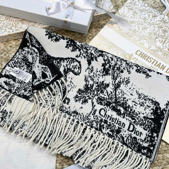 SCARF 220 CM IN BLACK MIX WHITE MONOGRAM CASHMERE AND WOOL 413658
