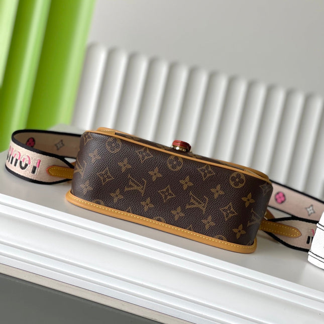 DIANE 25 IN BROWN MONOGRAM CANVAS TANNED COWHIDE