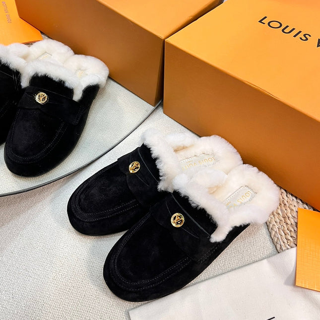 LV COSY FLAT COMFORT CLOG IN BLACK SUEDE AND SHEARLING LINING