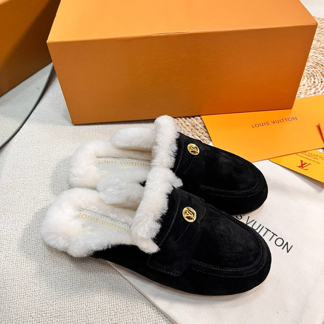 LV COSY FLAT COMFORT CLOG IN BLACK SUEDE AND SHEARLING LINING