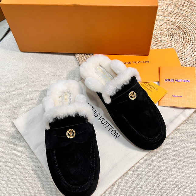 LV COSY FLAT COMFORT CLOG IN BLACK SUEDE AND SHEARLING LINING