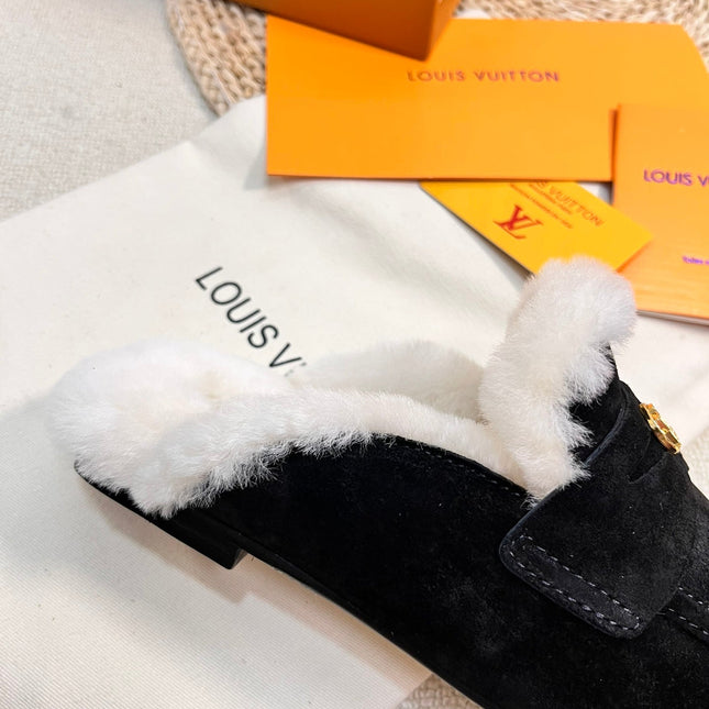 LV COSY FLAT COMFORT CLOG IN BLACK SUEDE AND SHEARLING LINING