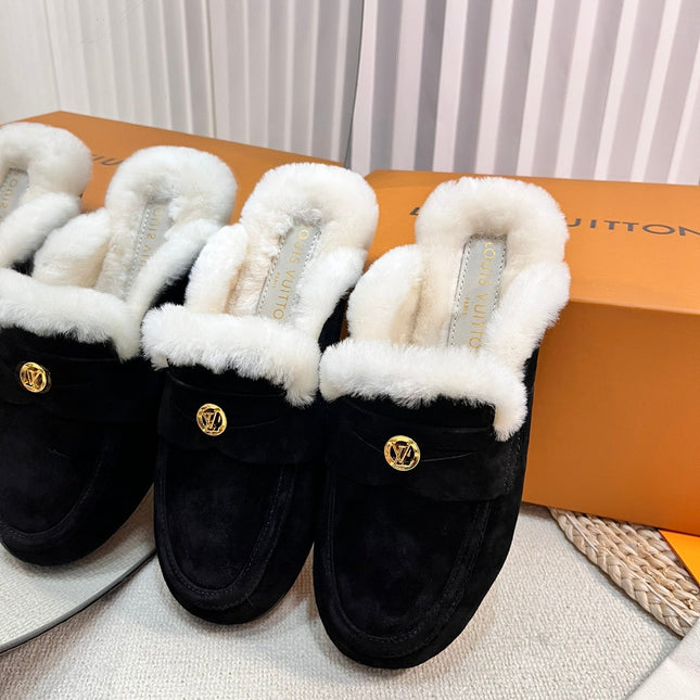 LV COSY FLAT COMFORT CLOG IN BLACK SUEDE AND SHEARLING LINING