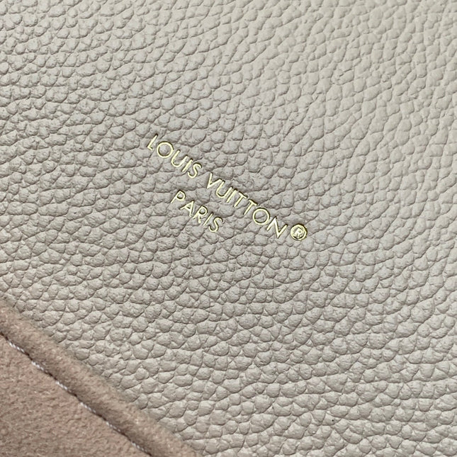 POCHETTE MÉTIS EAST WEST 22 IN LIGHT BEIGE MONOGRAM EMPREINTE CALFSKIN EMBOSSED